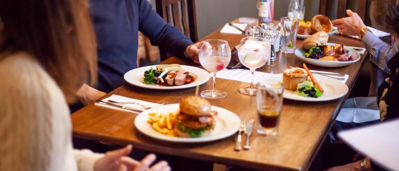 The Bell - Brunning And Price Hotell Alderminster Eksteriør bilde