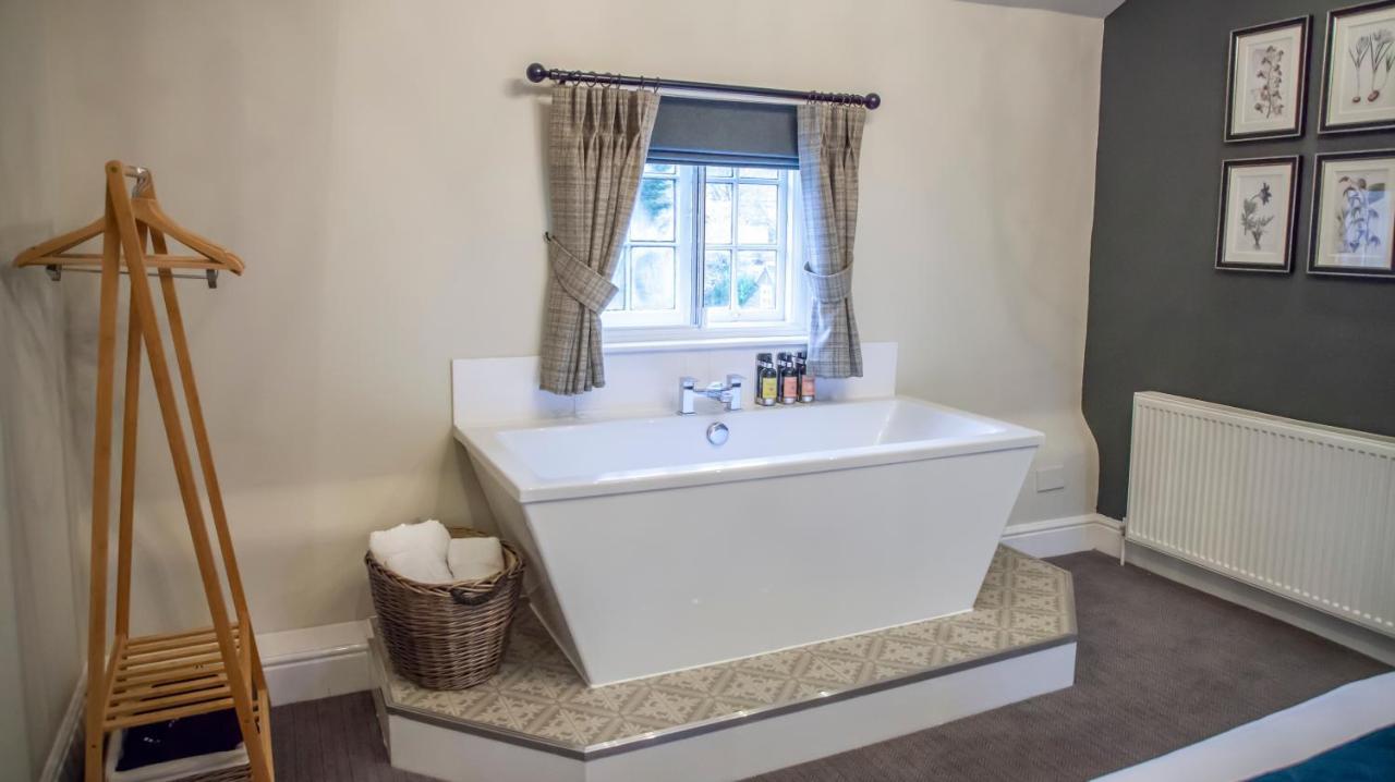 The Bell - Brunning And Price Hotell Alderminster Eksteriør bilde